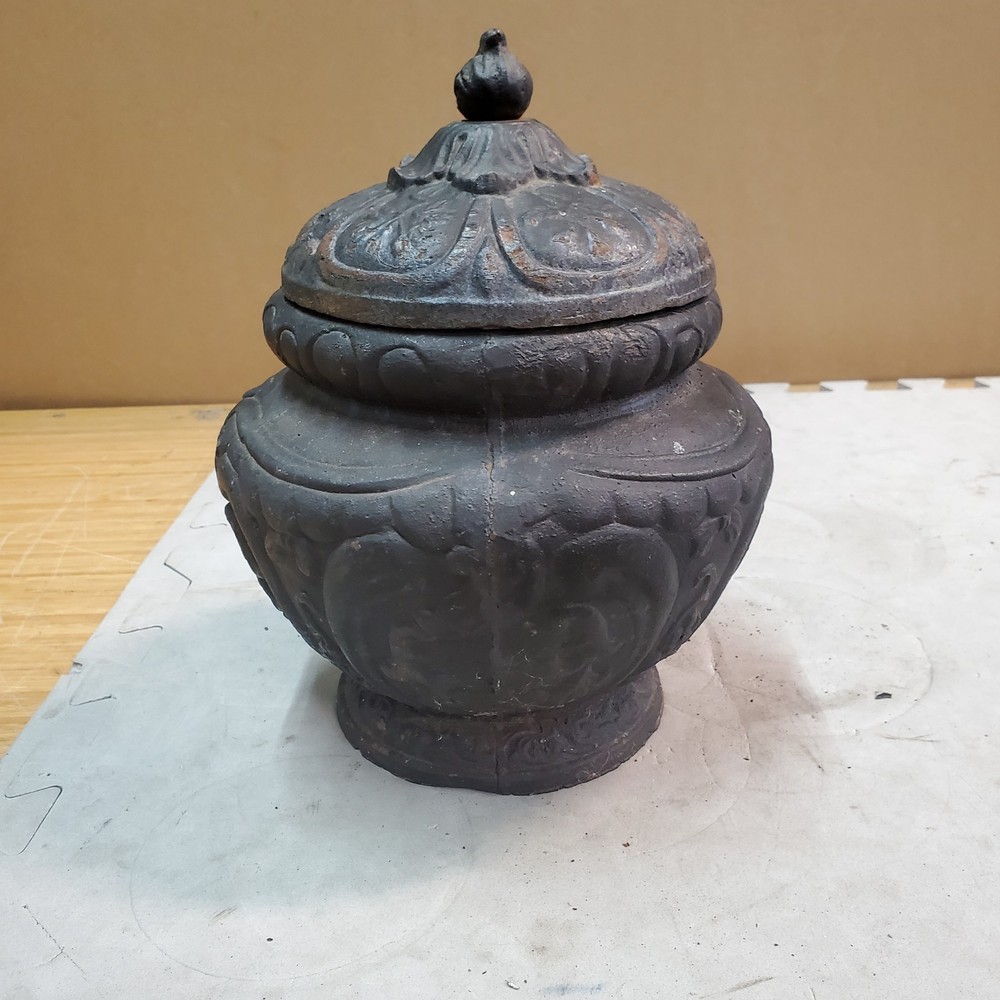 Garden Urn: Cast-Iron