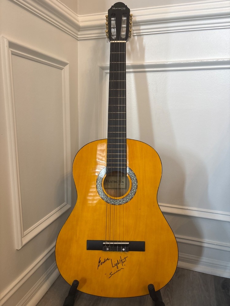 gordon lightfoot autographed huntington guitar