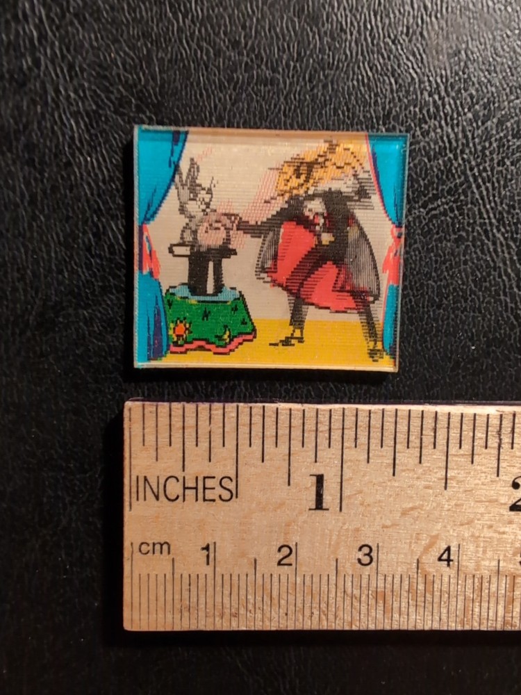 MAGIC LENTICULAR - Magician Pulls A Rabbit Out Of A Hat