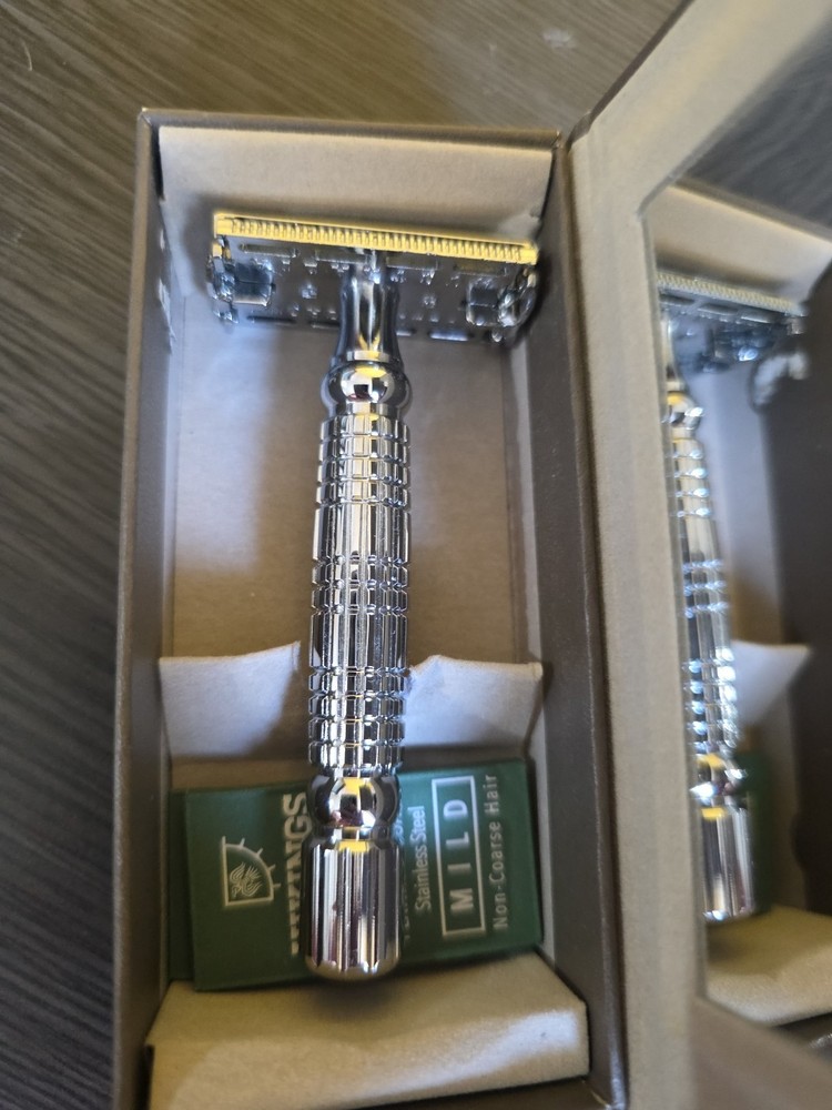 NIB VIKINGS BLADE THE CHIEFTAIN - SAFETY RAZOR - Chrome, Free Ship