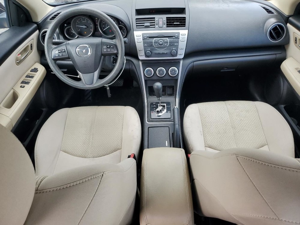 6 2011 Glove Box 4882914