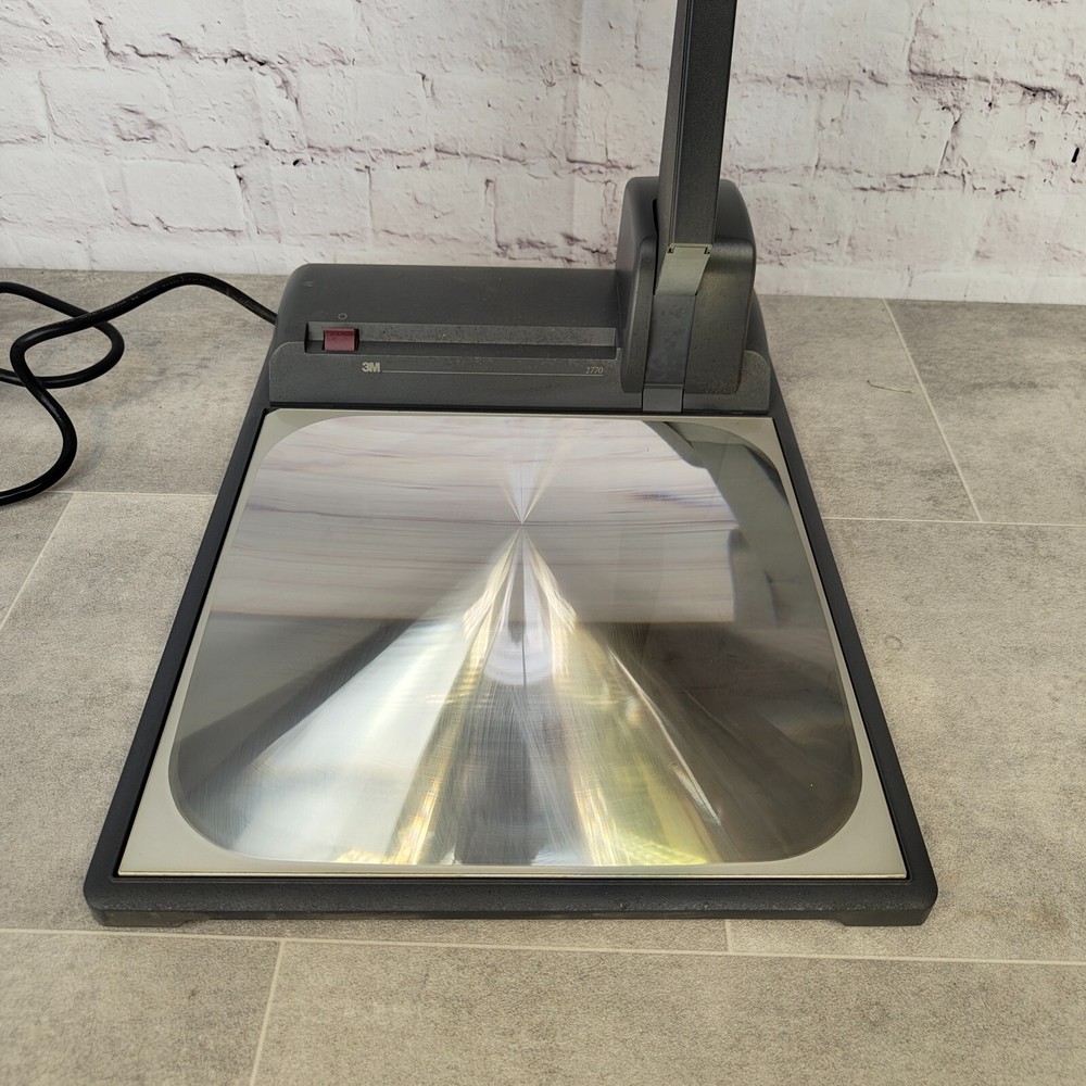 3M Quantum Portable Overhead Projector 2770 Grey Hard Shell High Resolution