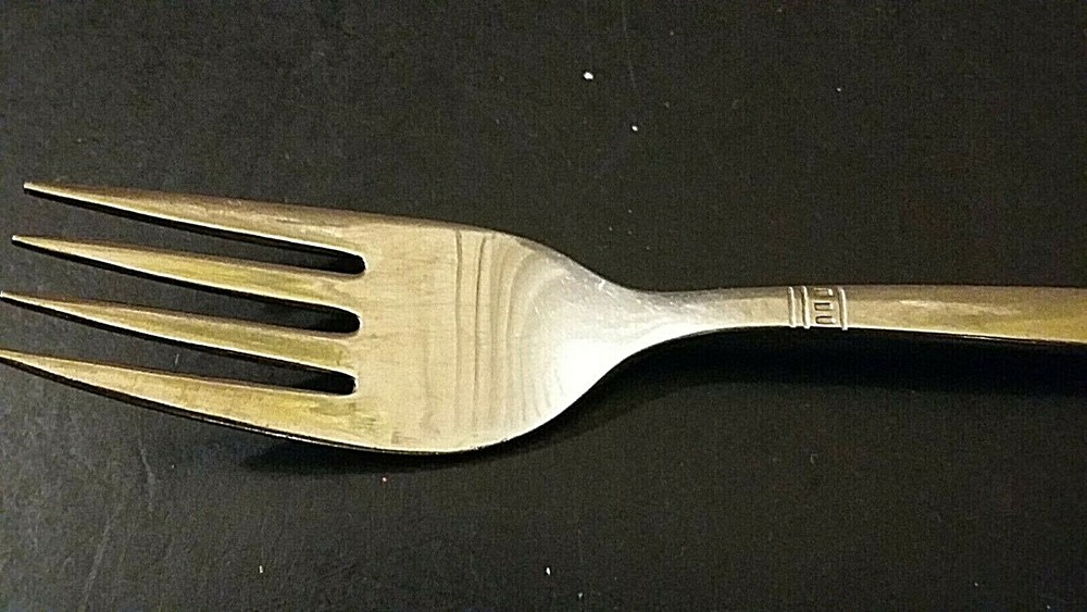 Oneida Vinland stainless salad fork 6 3/4"