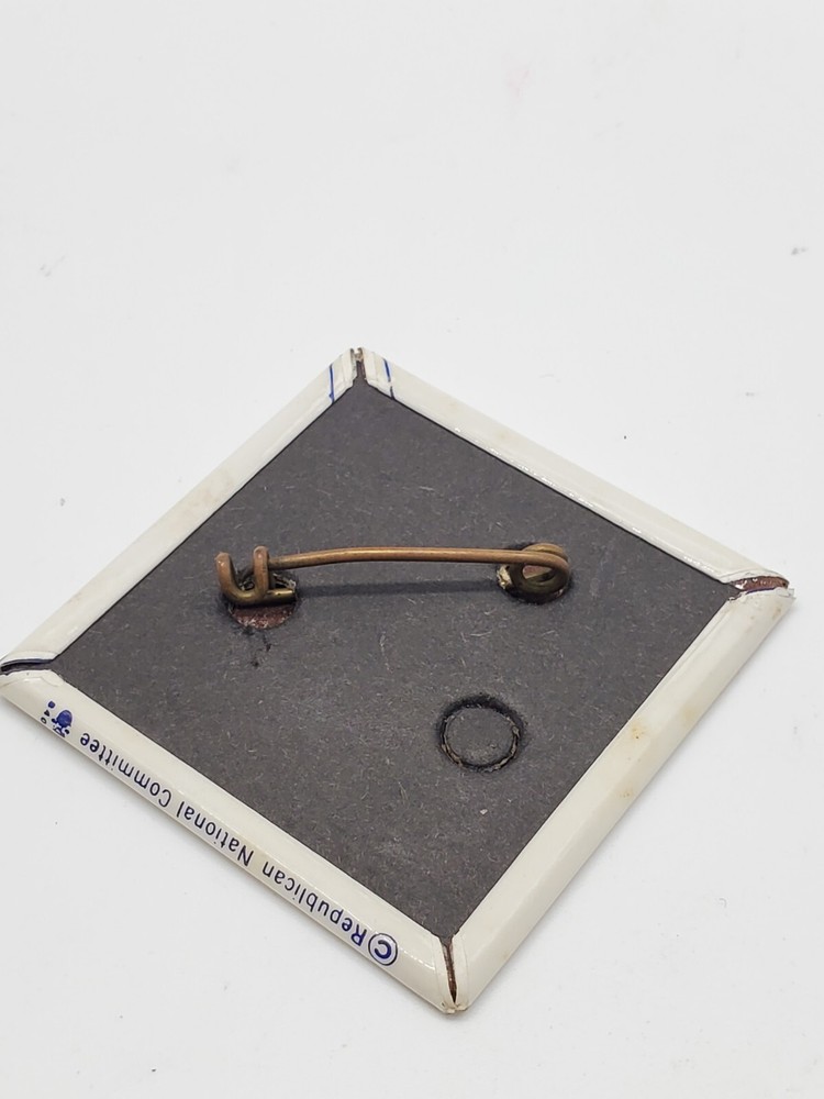 1972 NIXON Square Campaign Button Pin
