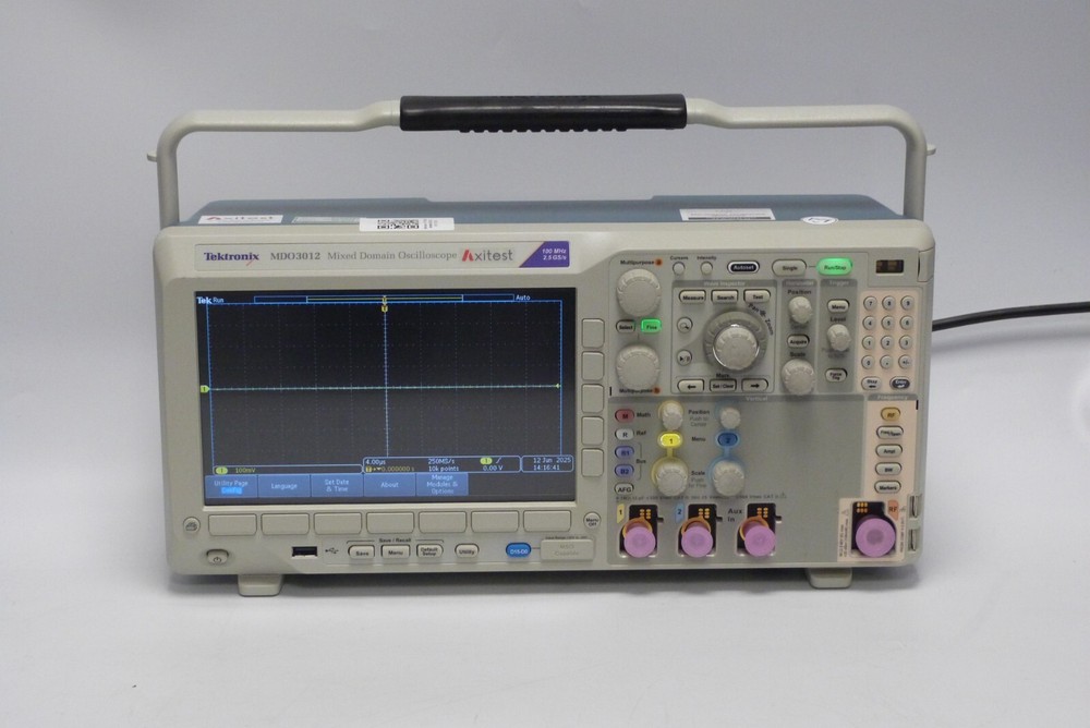 TEKTRONIX - MDO3012