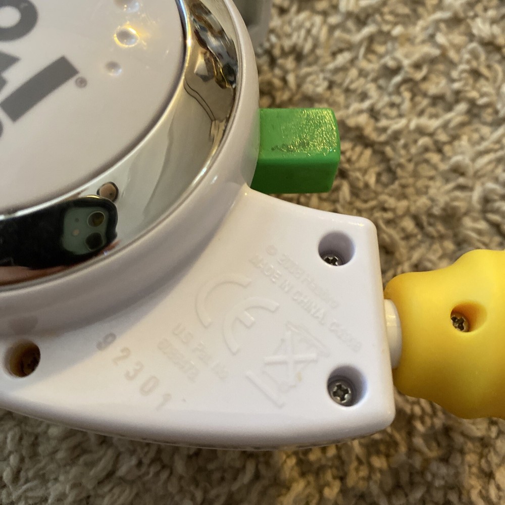 Bop It! Talking Handheld Electronic Reflex Game 2008 Hasbro TESTED WORKS EUC