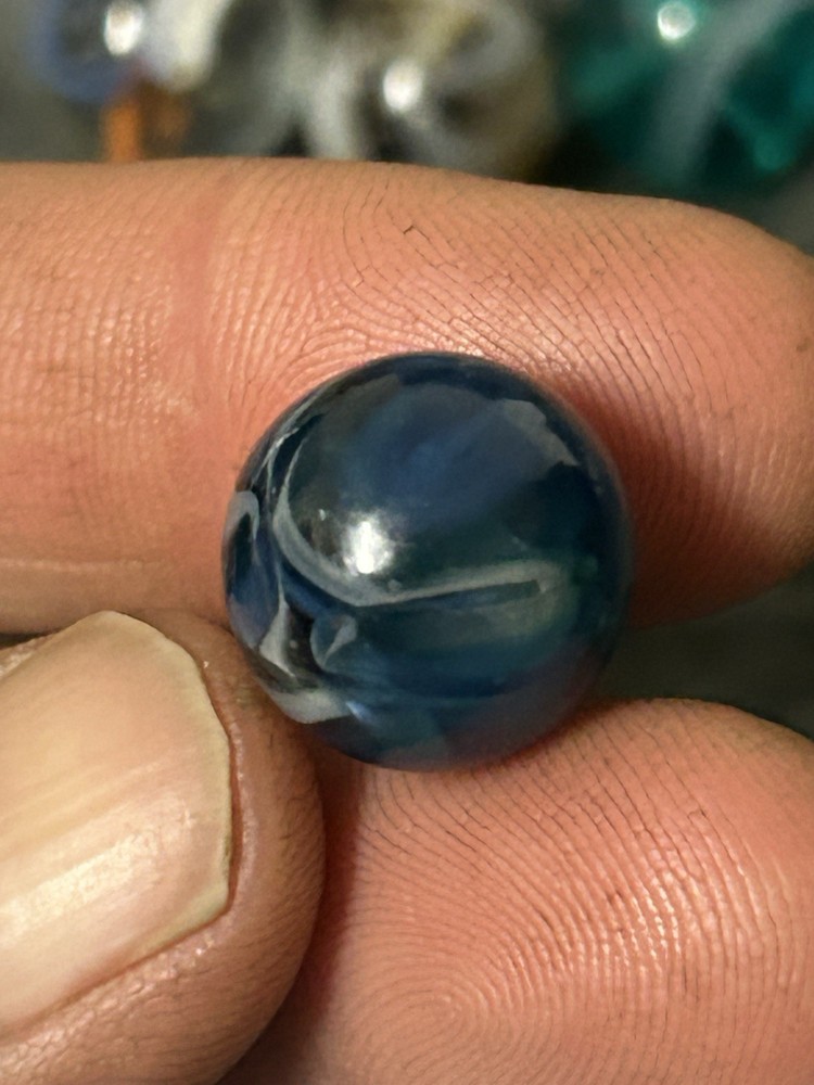 Vintage Glass Marble Agate Swirl Pattern
