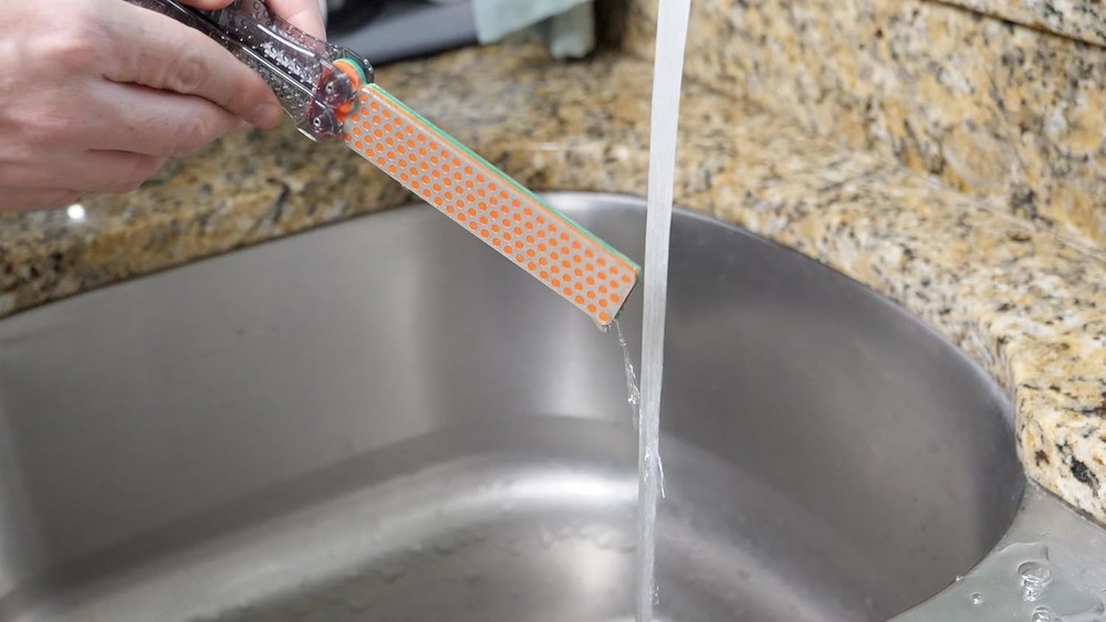 Compact Dia-Fold Diamond Sharpener - Ideal for Outdoor Use & Quick Sharpening