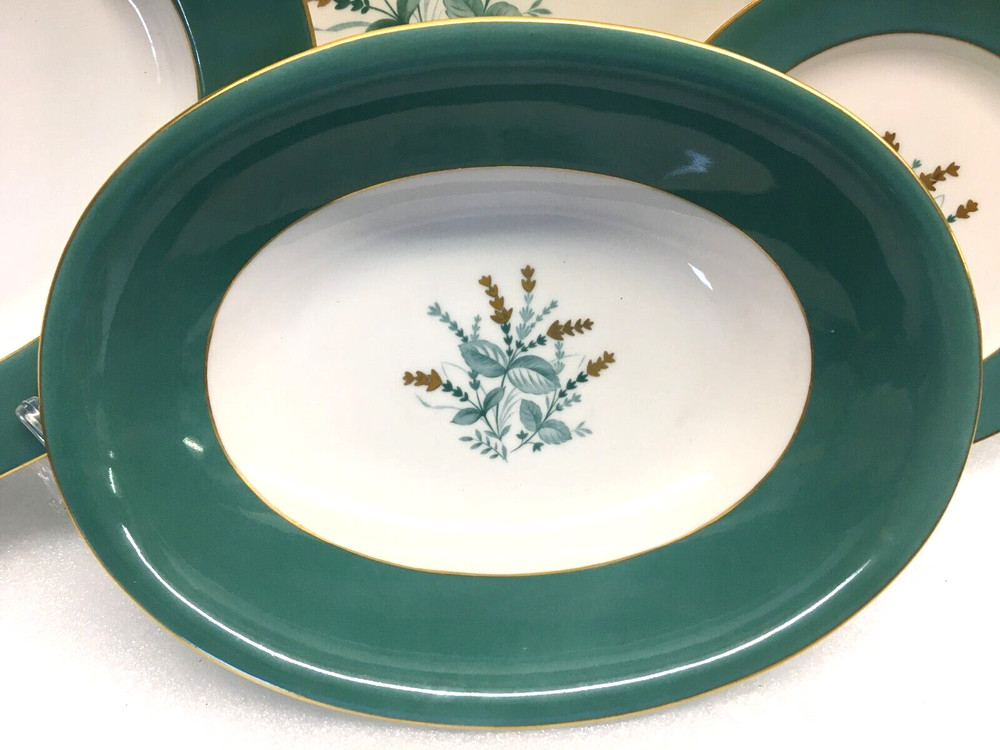 ROB8 by Royal Bayreuth 26 Assorted Pieces