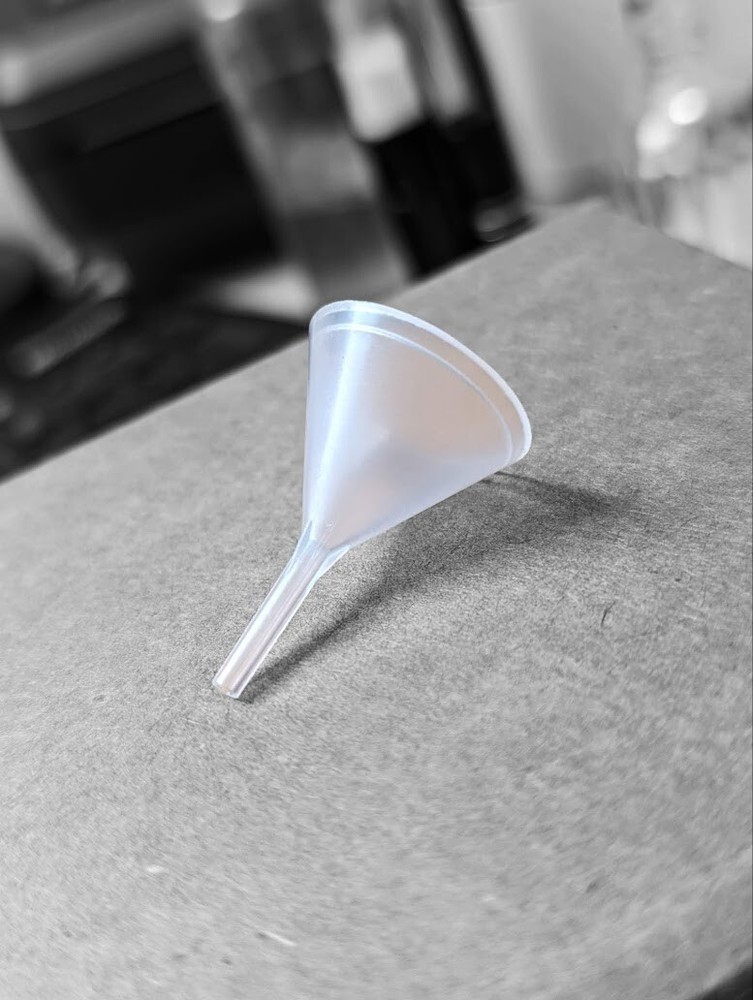 Very Small/Tiny Plastic Funnel, Mouth Diameter 2cm for filling small bottles
