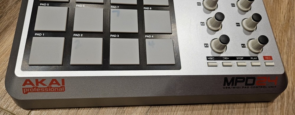 Akai Pro MPD24 USB MIDI Controller with Display - 16 Velocity Sensitive Pads