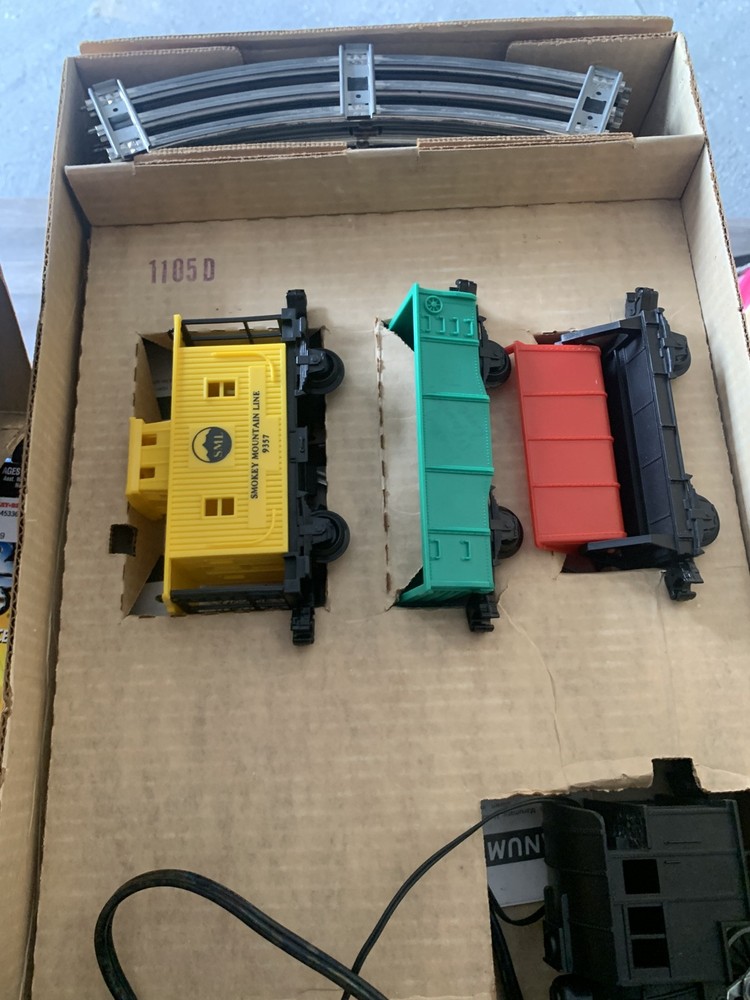 lionel train set smokey mountain line