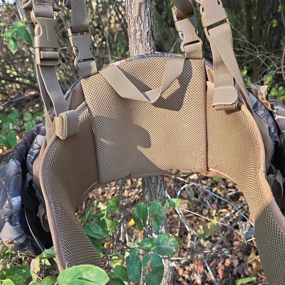 Gerber Quadrant Hunting Hydration Pack Hiking Camp Elk Adjustable Straps