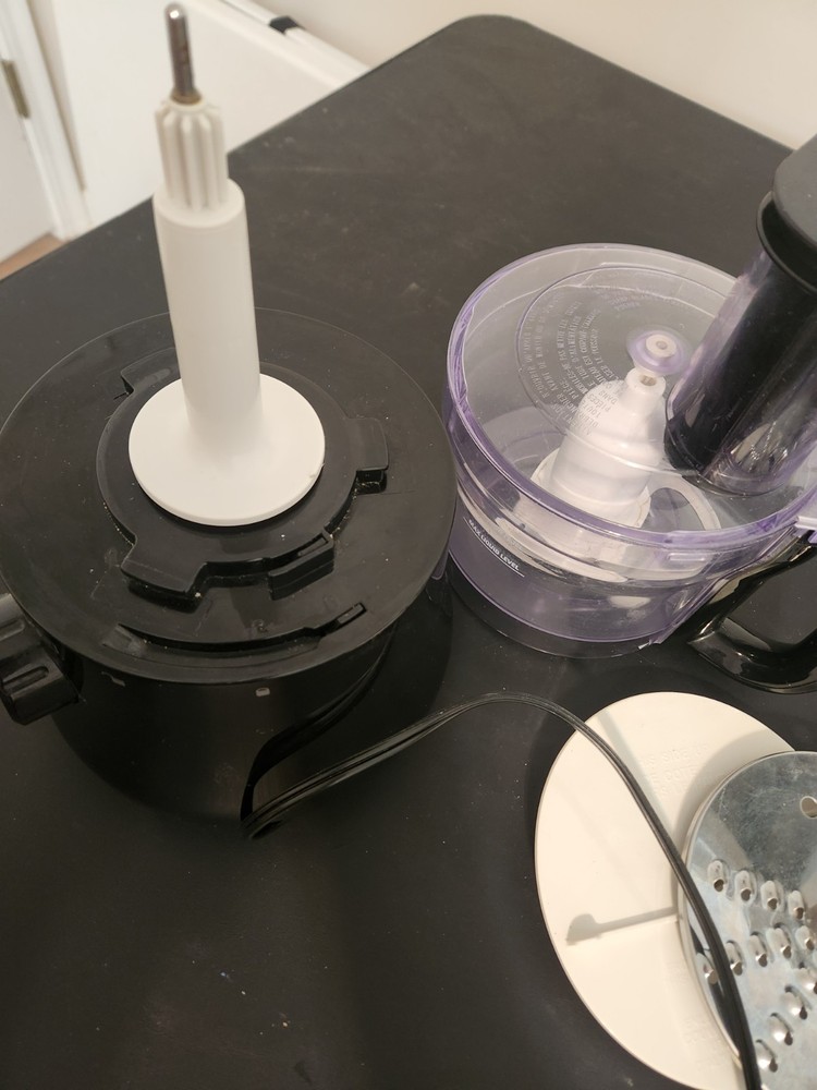Black And Decker Food Processor FP- 1140 BD Clean Works Great