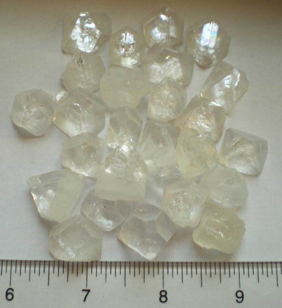 Apophyllite - 24 Small Points r954f