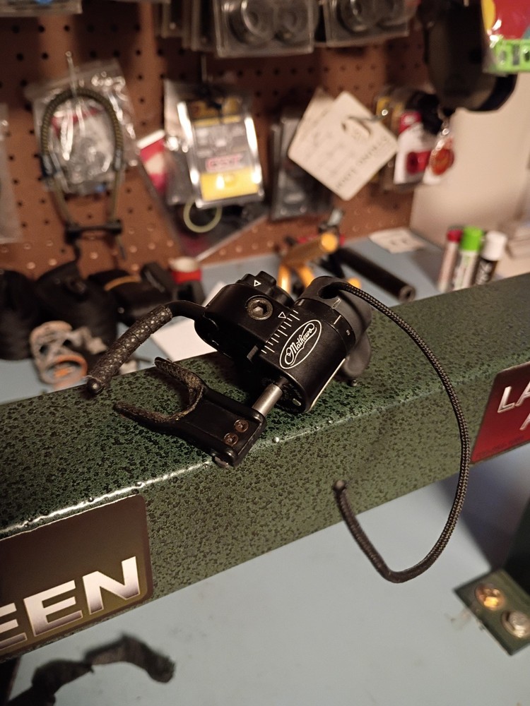 Mathews Archery Drop away Rest Righthand