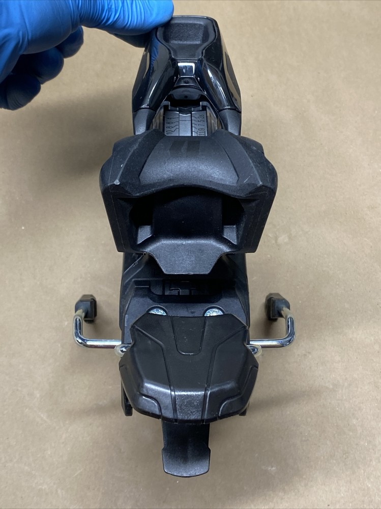 ARMADA SKI BINDING SEELING AS IS NOT SURE WHAT MODEL