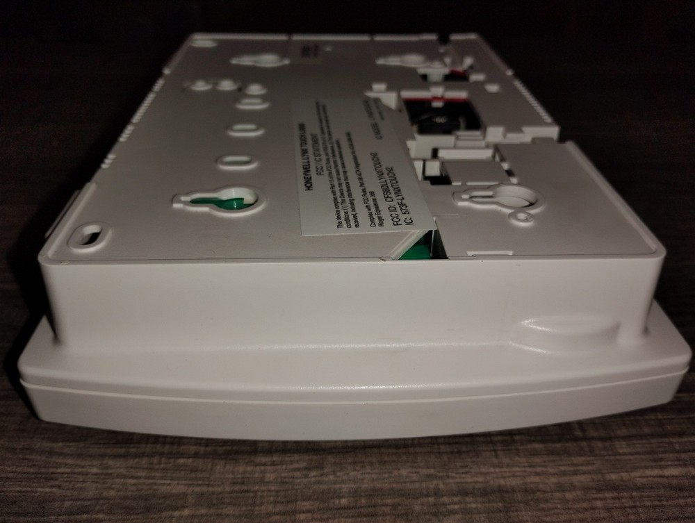 Honeywell Lynx Touch L5000 Security System LYNXTOUCH2 Control Panel Touchscreen