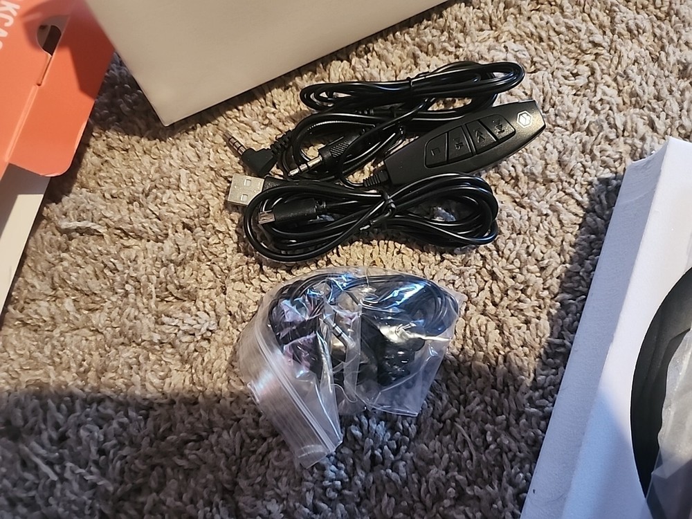 Oakcastle CD100 Rechargeable CD Player - In Box