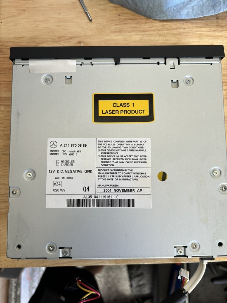 2003-13 MERCEDES BENZ E350 6 DISK CD CHANGER PLAYER OEM