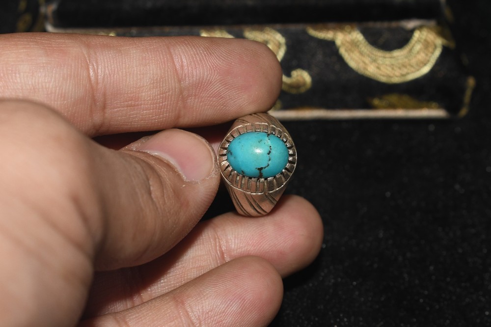 Large Antique Old Solid Silver ring with Natural Stone Bezel in good Condition