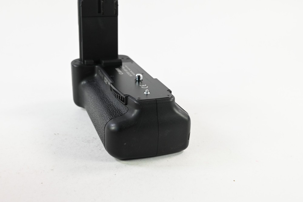 Canon BG-E2 Battery Grip for 20D, 30D #G454