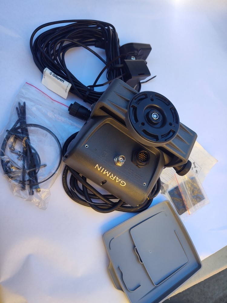 Garmin GPSMAP 430s marine GPS chartplotter and fishfinder