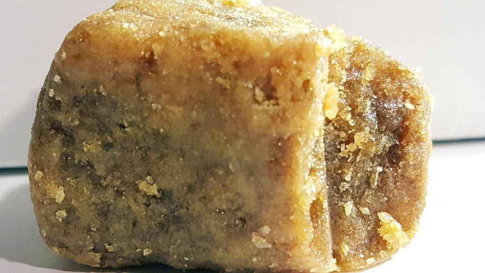Medium Dark Amber Resin 5g