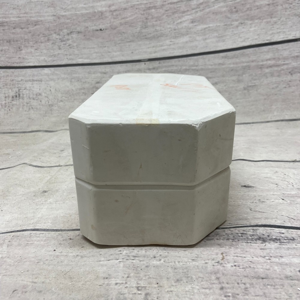 Unbranded Ceramic Casting Mold Salt & Pepper Shake Pitcher Figurine