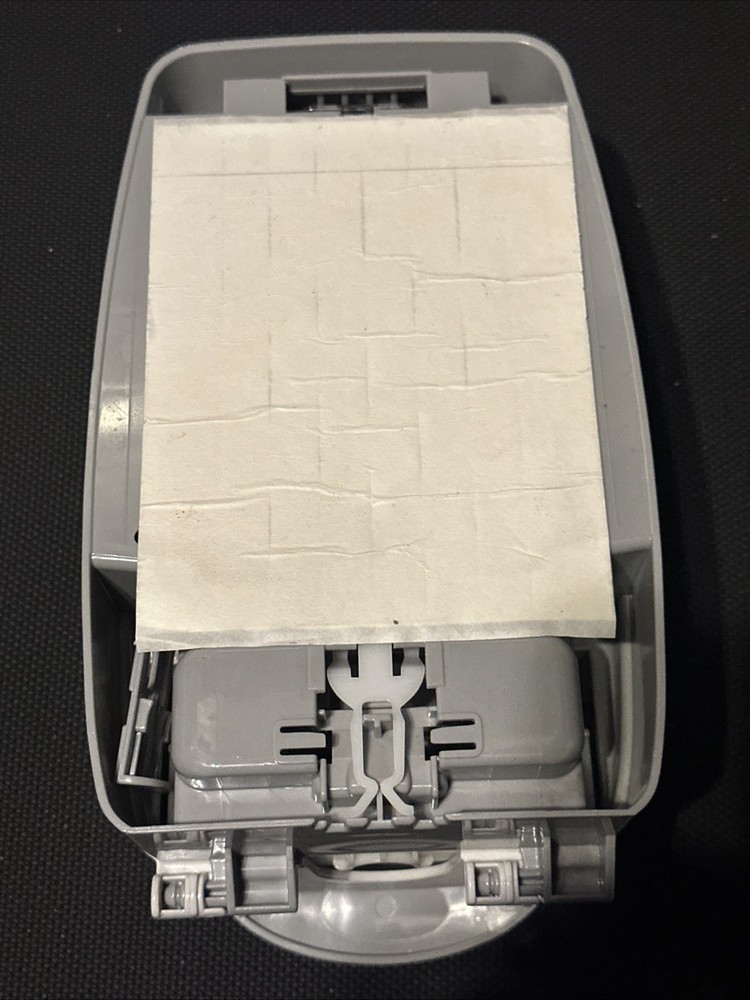 GOJO Dispenser White New