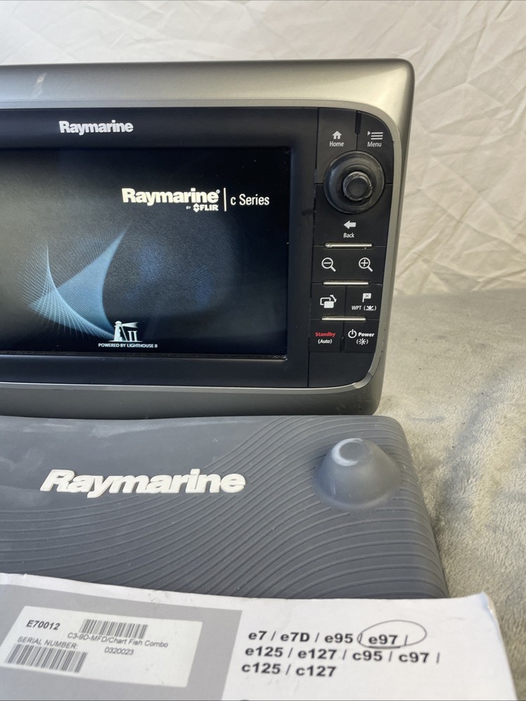 Raymarine c95 GPS Chartplotter Multifunction Display E70012 With Suncover