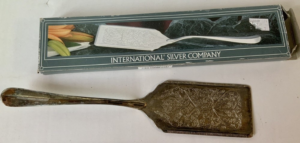 SilverPlated Pizza Lasagna Server Original Box International Silver Co.