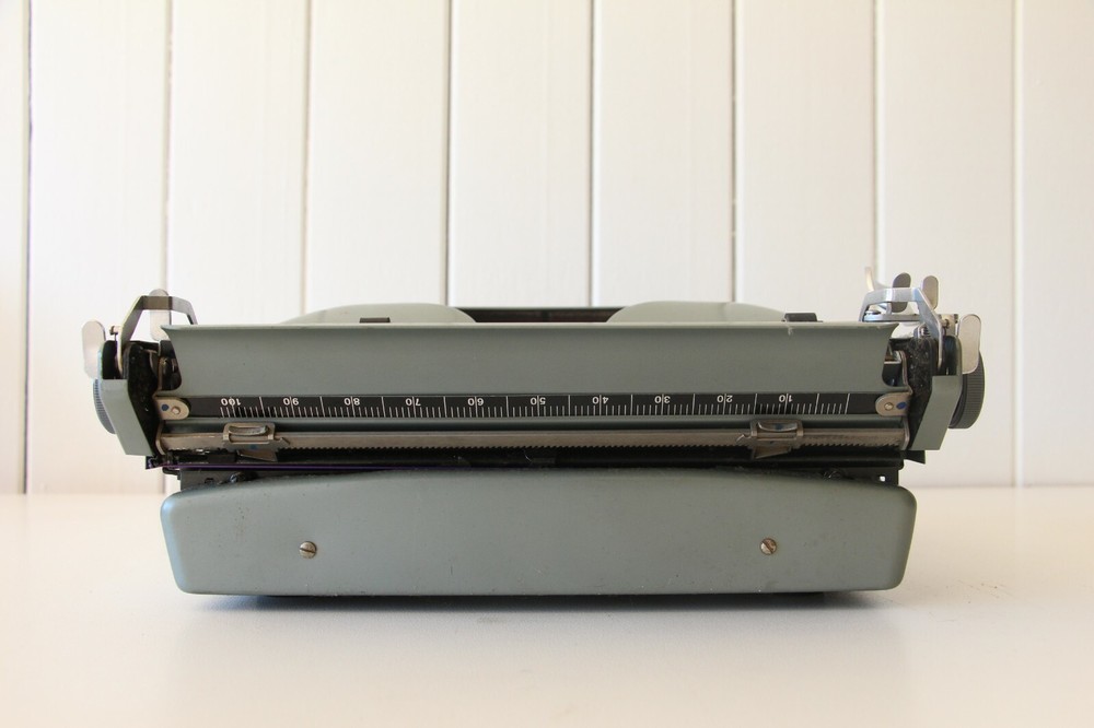 BLUE BIRD Typewriter - Made in Germany - Compact Portable - Metal - Working