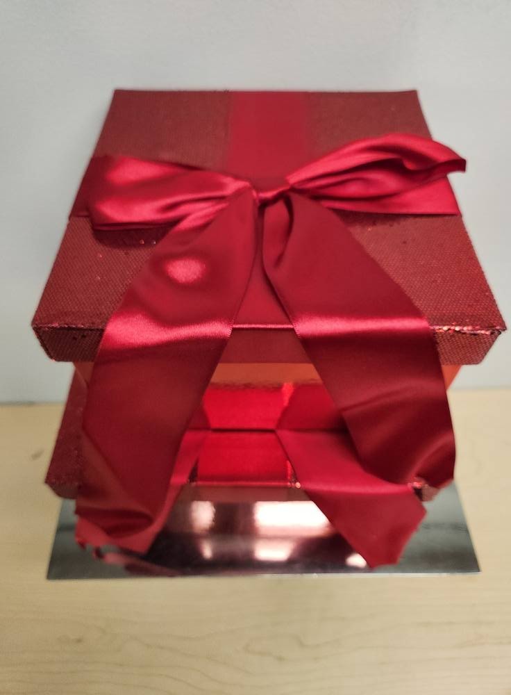 SQUARE STACKING RED GLITTER & SATIN BOW GIFT BOXES SET 24