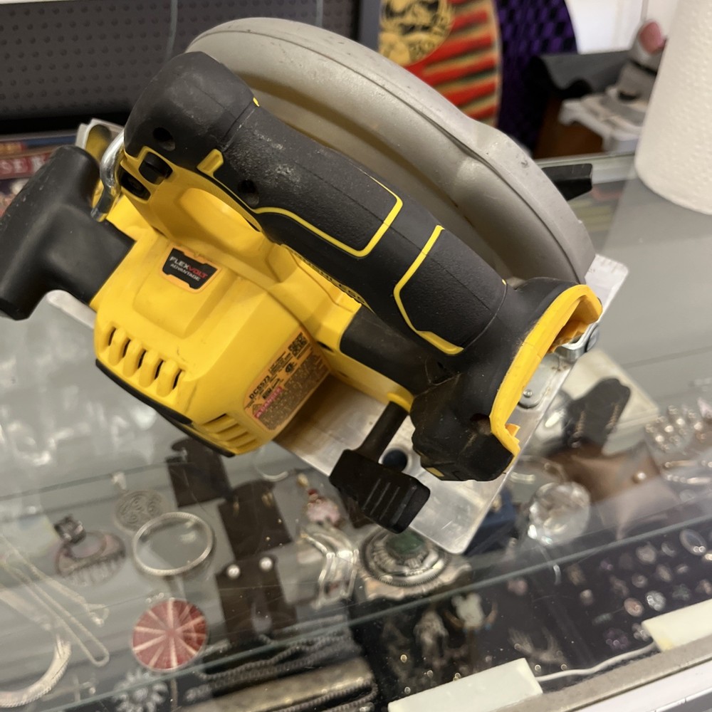 DeWalt Flexvolt Advantage 7 1/4" Circular Saw - DCS573 TOOL ONLY