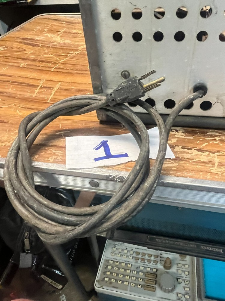 HP Hewlett-Packard Oscilloscope Model 120B - Powers on but untested.