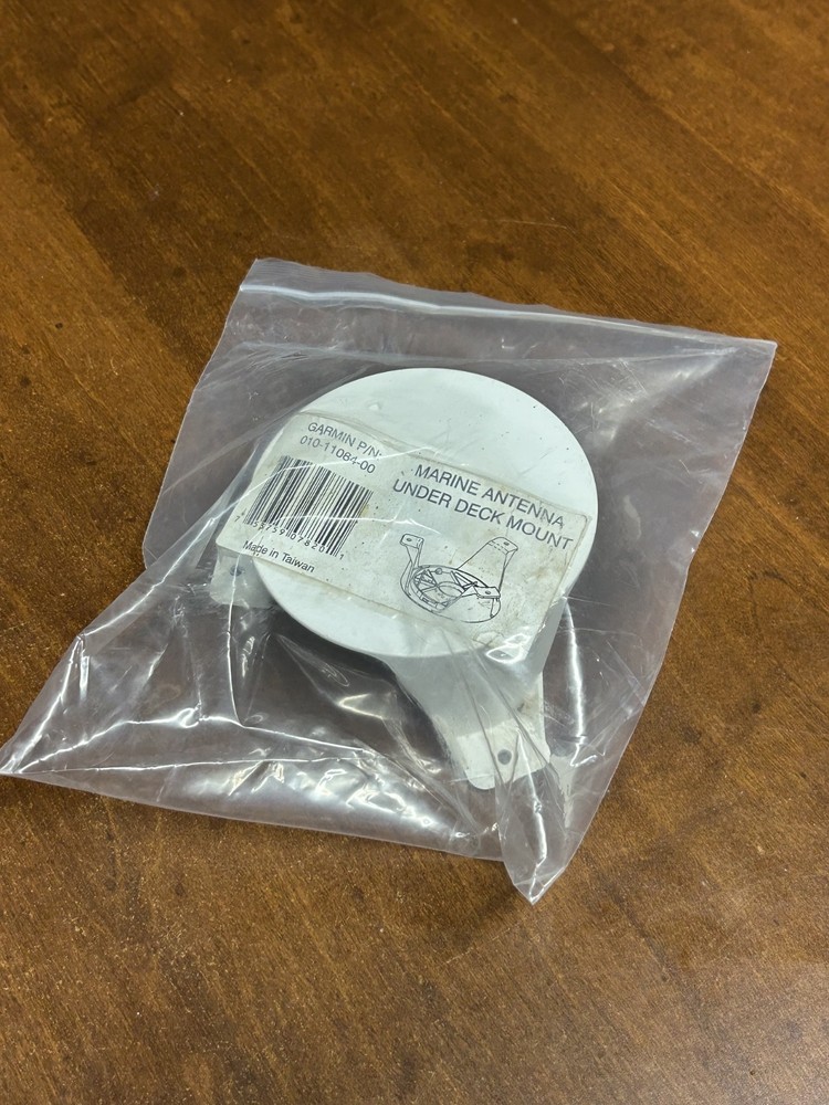 Garmin 010-11084-00 Marine Antenna Under Deck Mount - White **New**