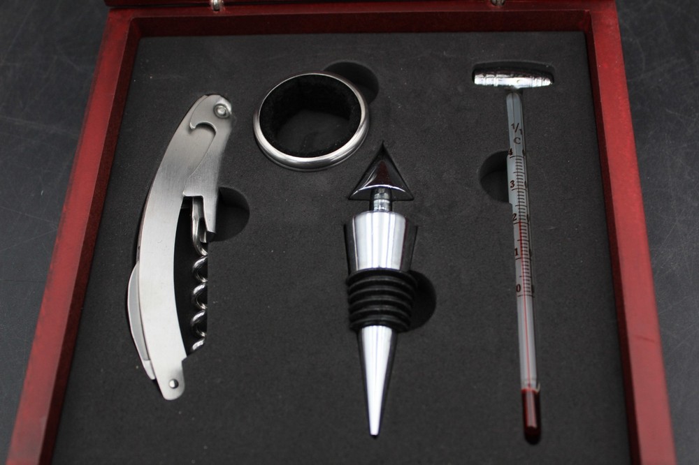 Wine opener gift set from HBO