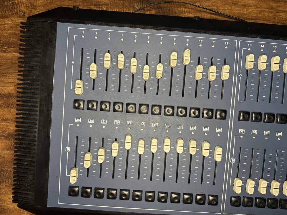 Strand Lighting 200 24/48 Panasonic Portable Control Console 24 Effects