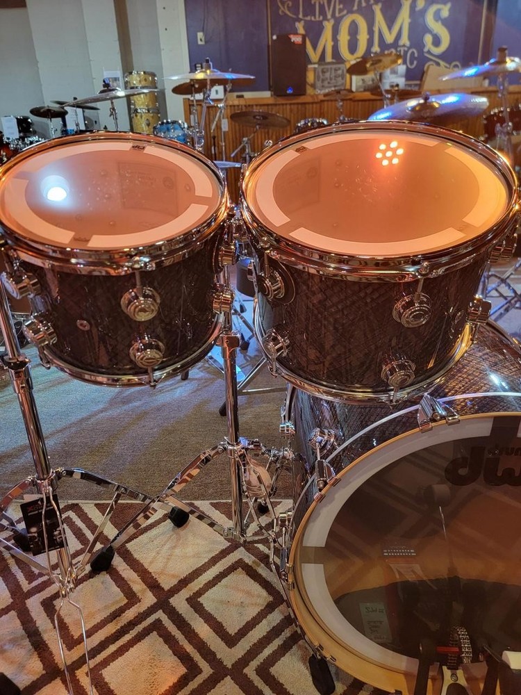 DW Collector's Series 4-PC Shell Pack - Grey Crystal w/ Chrome Hardware