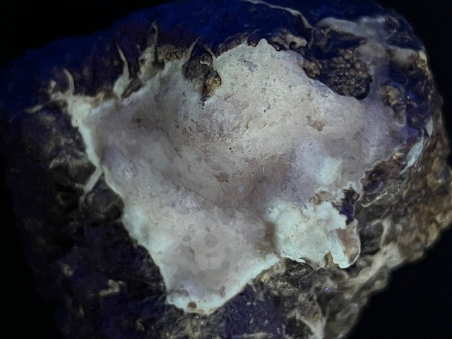 TERRIFIC FLUORESCENT/PHOSPHORESCENT CALCITE, MEXICO