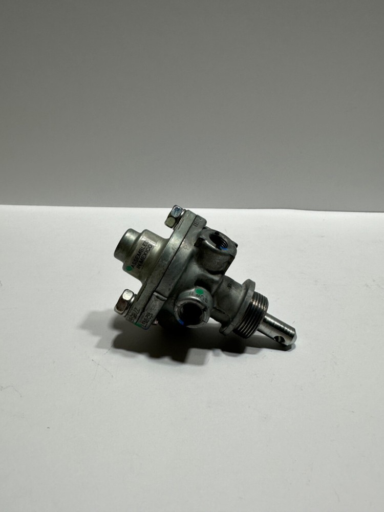 NEW BENDIX 276567N PP-1 CONTROL VALVE PUSH-PULL STYLE
