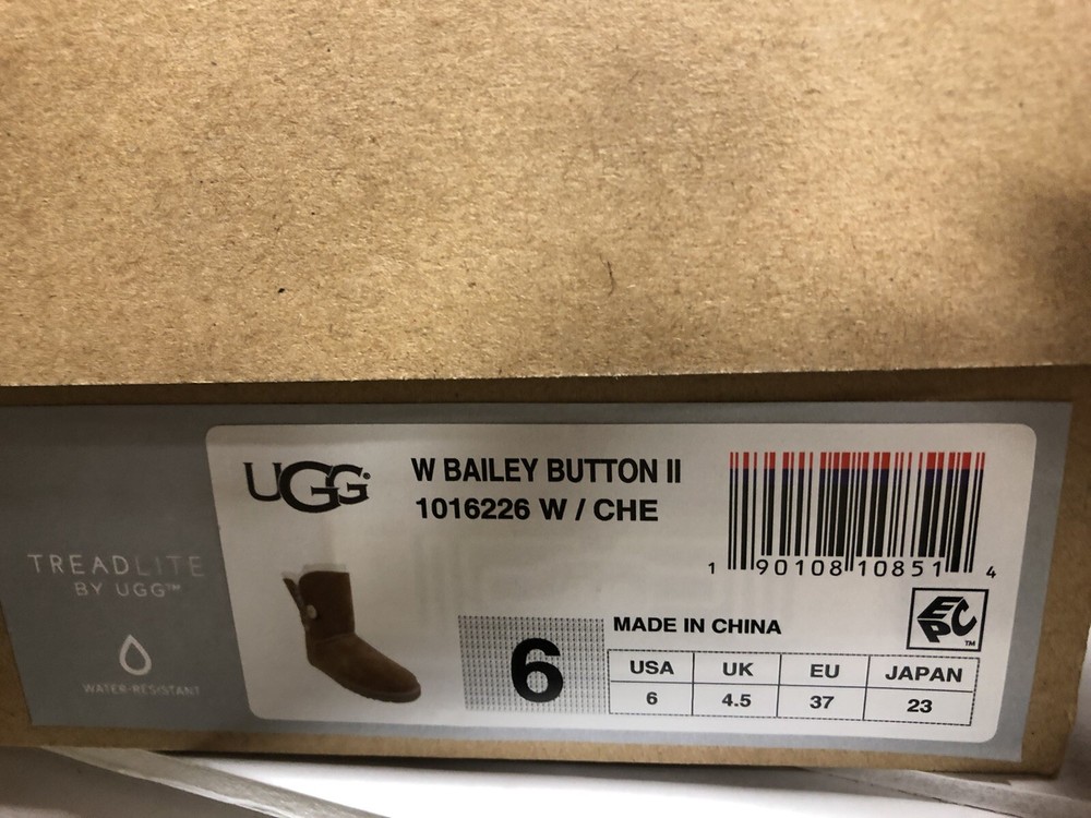 UGG Women's Bailey Button II Boot Chestnut Size 6 M