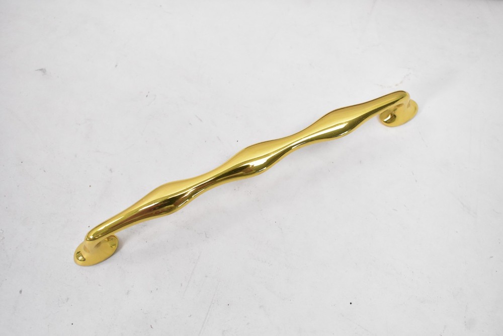 Matilda Go & Co Wave Handle Medium Brass Finish Wave Design 210mm w Hardware