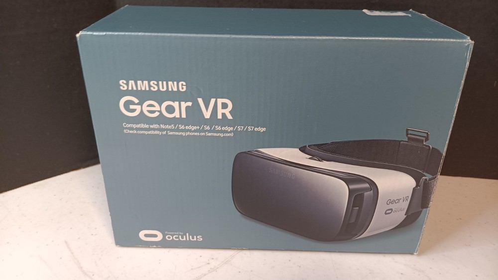 Samsung Gear VR Oculus Virtual Reality Headset 2016 SM-R322 micro-USB