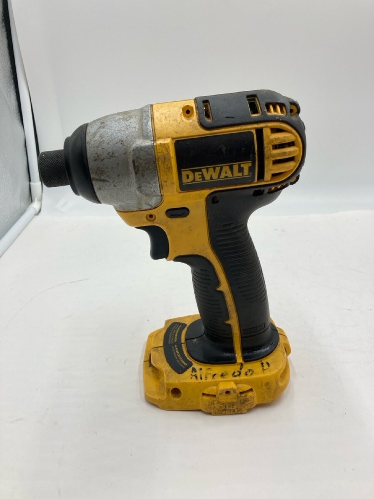 DEWALT 18V POWER TOOL SET (EL1107076)