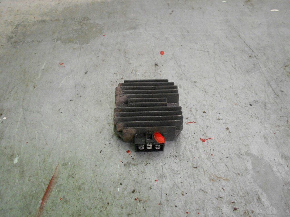 kawasaki  gpx  600    reg/rectifier