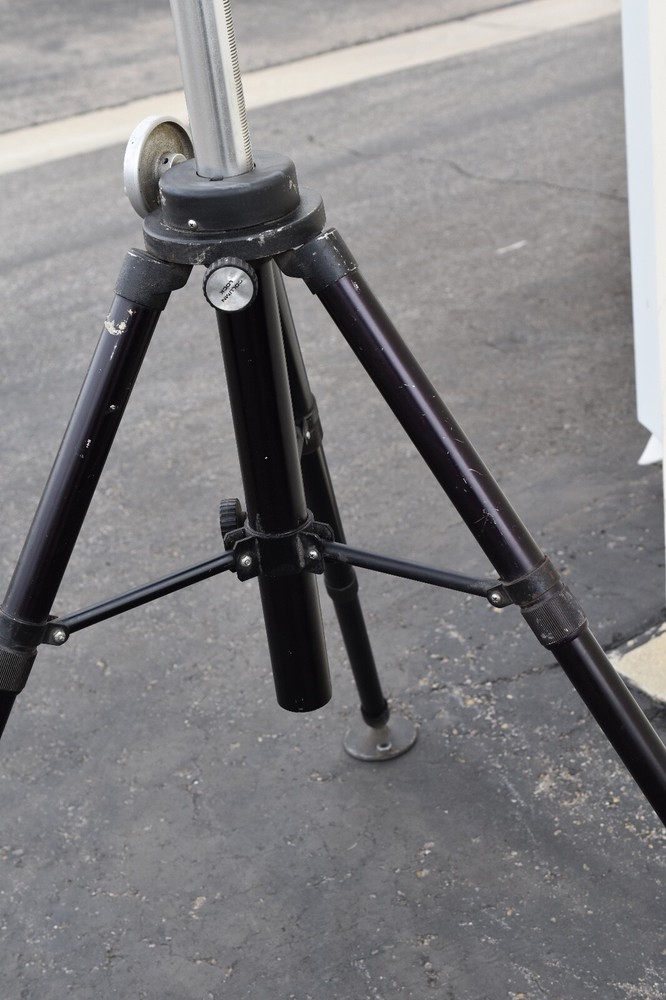 Renishaw tripod base