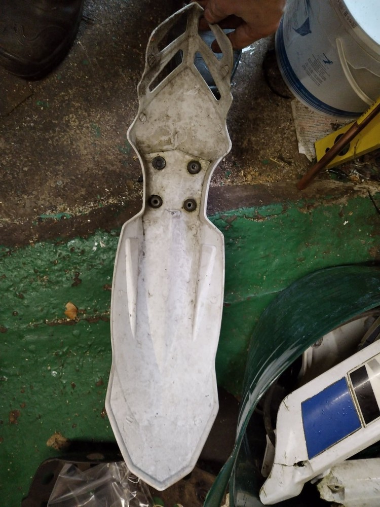 PULSE ADRENALINE 125 SINNIS APACHE white front mudguard