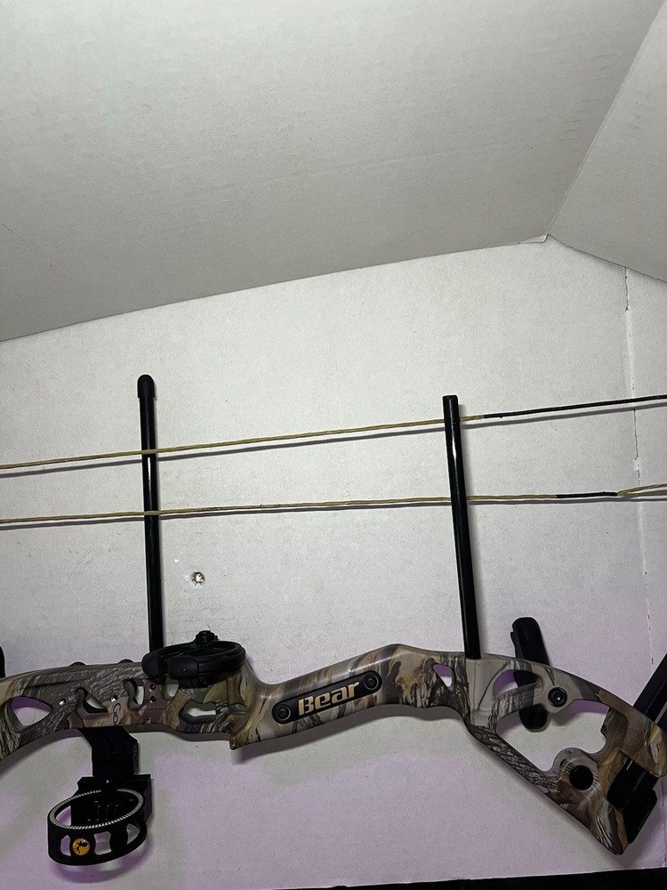 Bear Archery Limitless RTH Compound Bow ** Missing String**